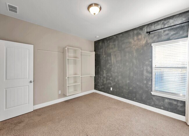 Building Photo - 3589 Autumn Woods Dr