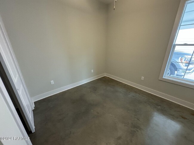Building Photo - 106 Satsuma Dr