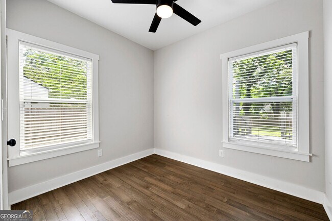 Building Photo - 1382 Westboro Dr SW