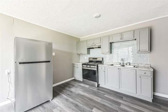 Building Photo - 14249 Brownsville St