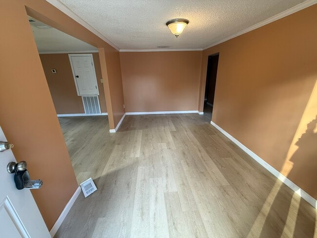 Building Photo - 4831 Saphire Ave