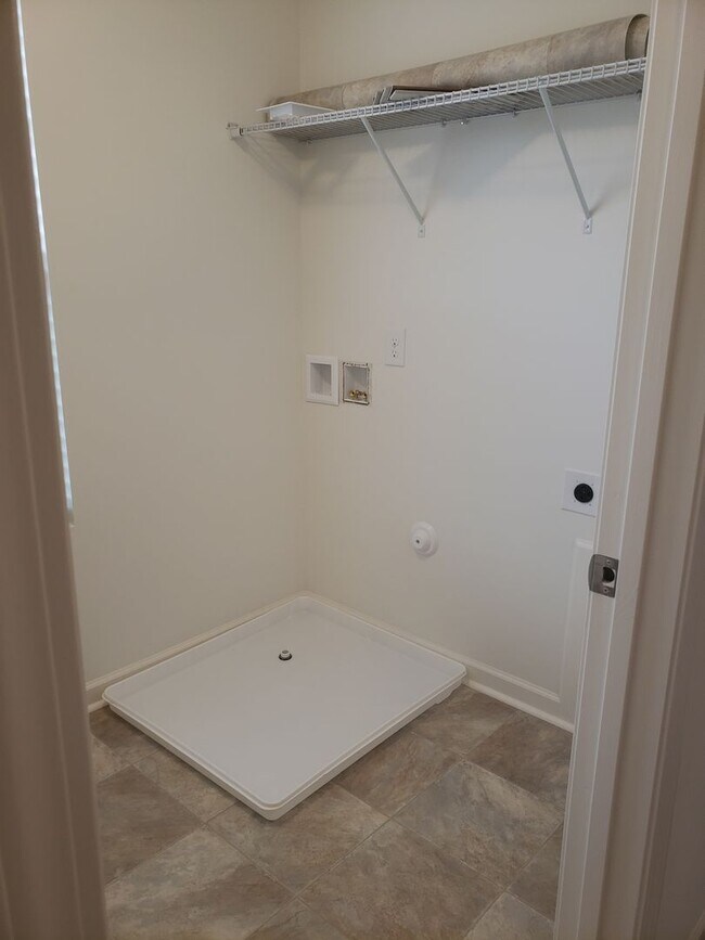 Building Photo - 3465 Vickrey Meadow Dr