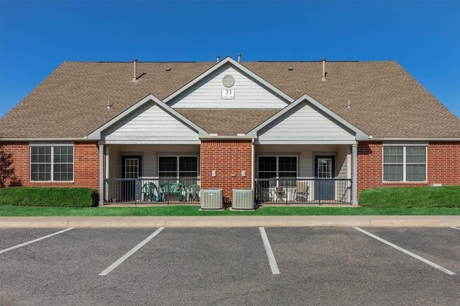 Building Photo - 1600 W Clements St