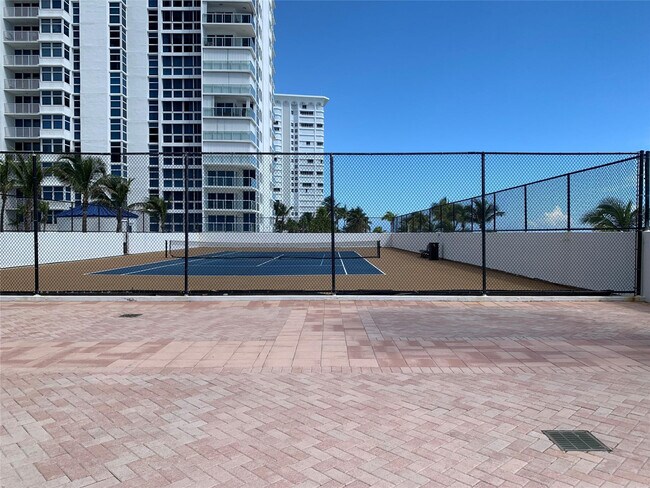 Building Photo - 1370 S Ocean Blvd