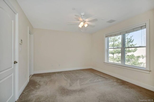 Building Photo - 34 Della Dr