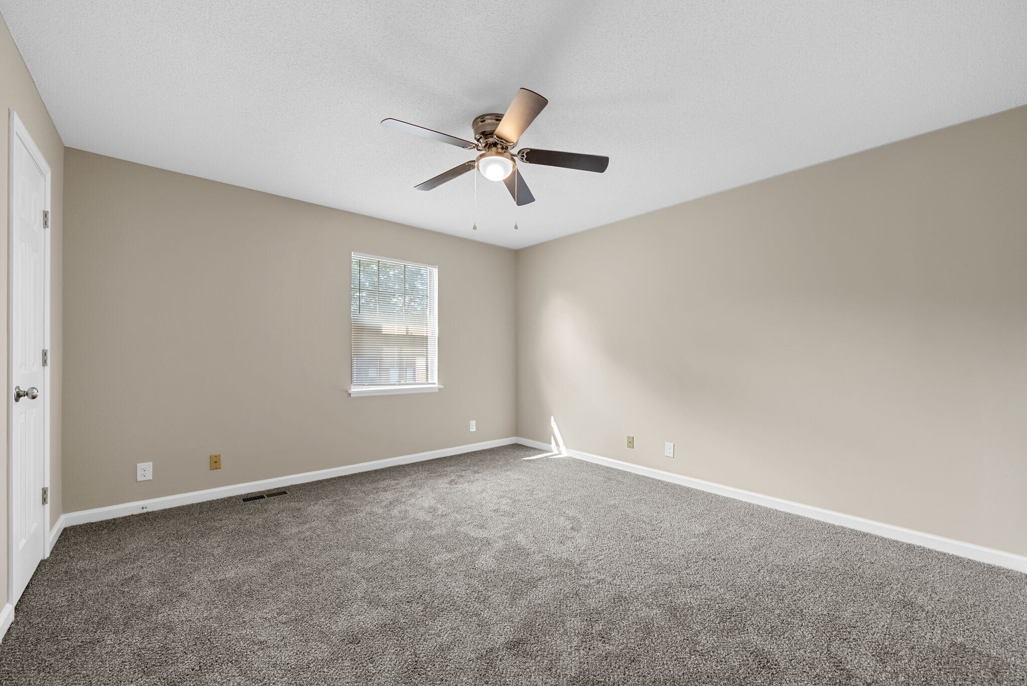 Building Photo - 261 Winters Ct