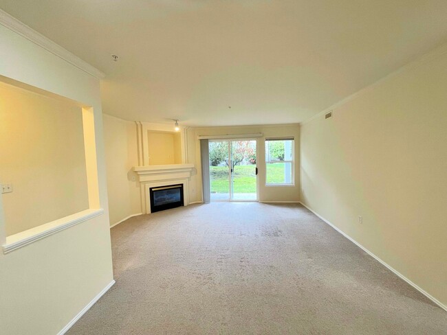 Building Photo - Bright 3-Bedroom Ground Floor Condo – Sundance at Klahanie, WA Updated & Move-In Ready with Clubh...