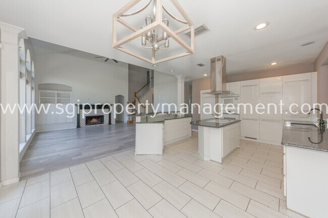 Building Photo - 6001 Pinwood Cir