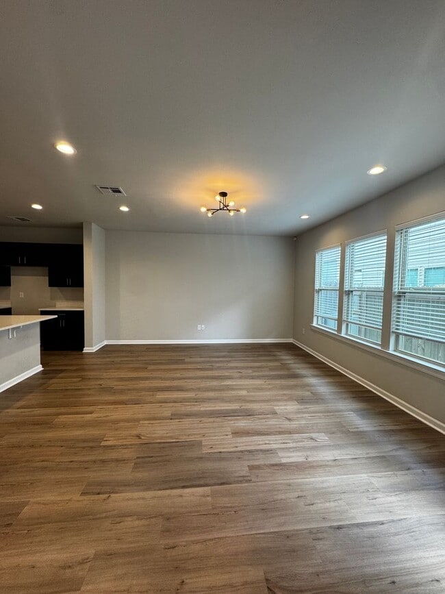 Building Photo - 1003 Bengal Crossing Ave