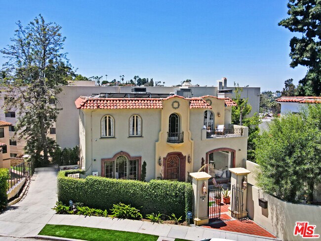 Building Photo - 6538 Cahuenga Terrace