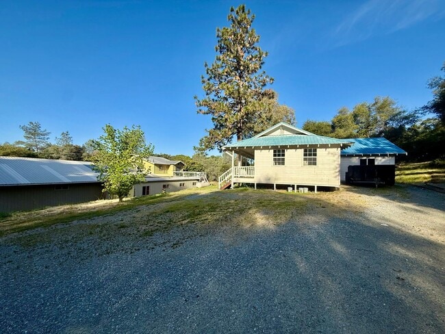 Building Photo - 16083 Indian Springs Ranch Rd