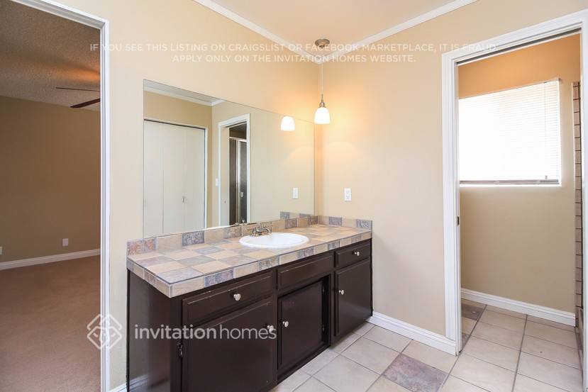 Building Photo - 41797 Royal Palm Dr