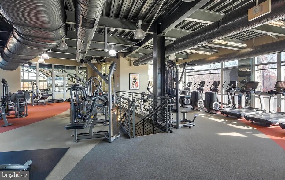 Building Photo - 15240 Torbay Way