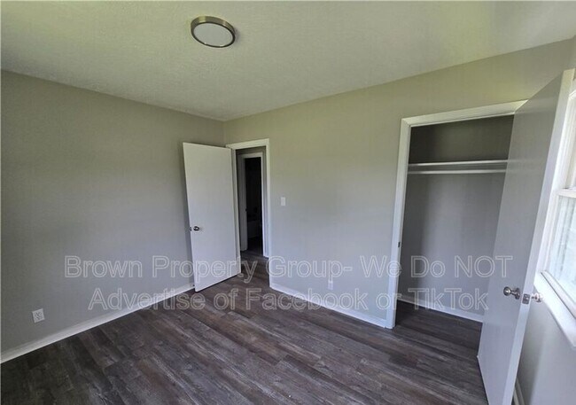 Building Photo - 303 Cartwright Dr