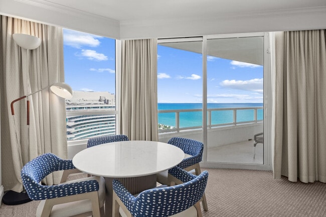 Building Photo - 4401 Collins Ave