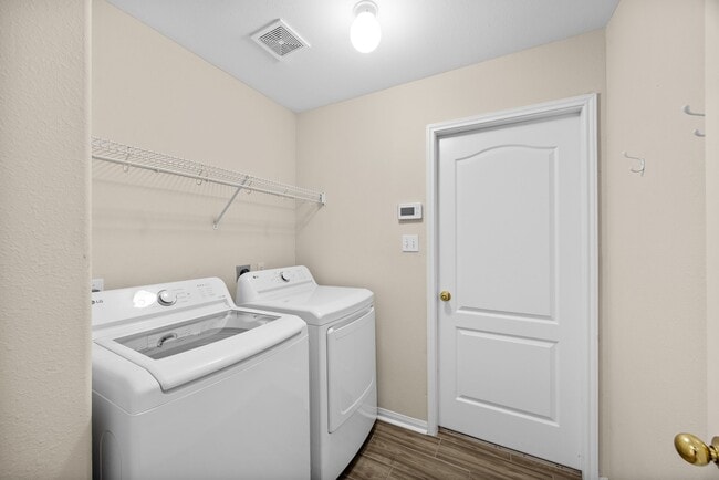 Building Photo - 623 S Marathon Way