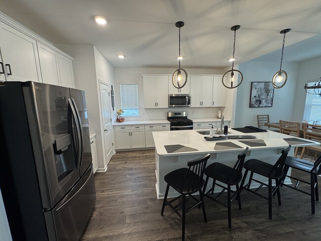 Building Photo - 5435 Shelly Lynn Dr