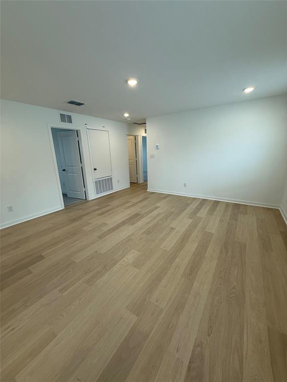 Building Photo - 138 Golden Bell Wy