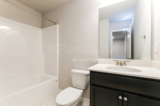 Building Photo - 5350 Fox Den Rd