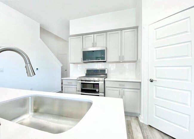 Building Photo - 7925 Linnie Ln