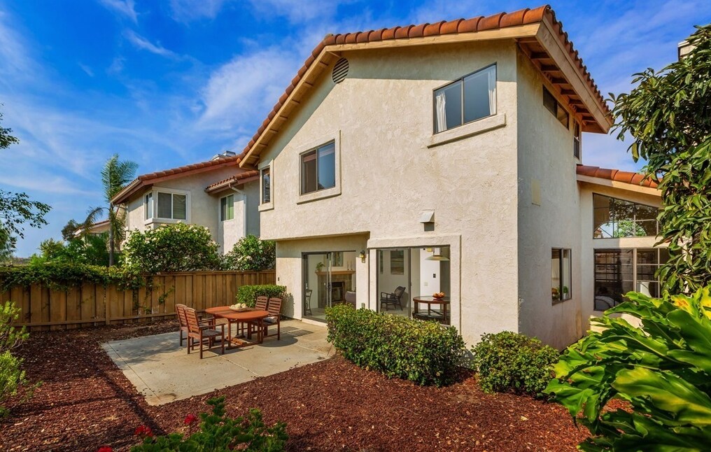 back yard. furniture not included. - 10734 Chinon Cir