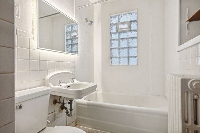 Building Photo - 1505 4th St NE