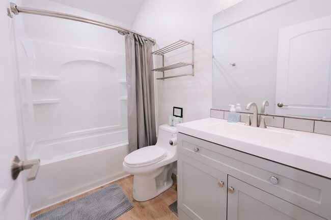 Building Photo - 48561 Rustic Ave