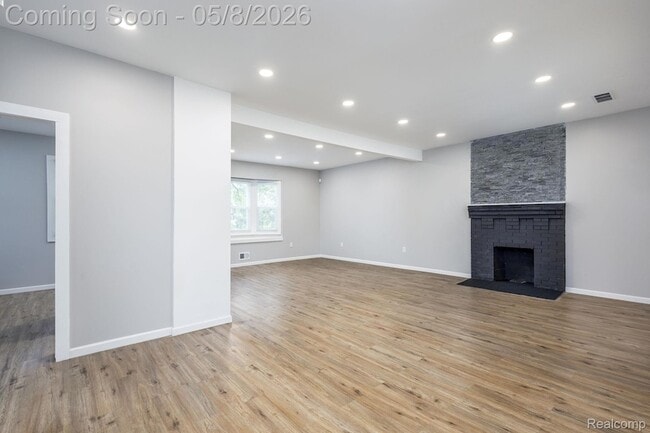 Building Photo - 120 Woodland St