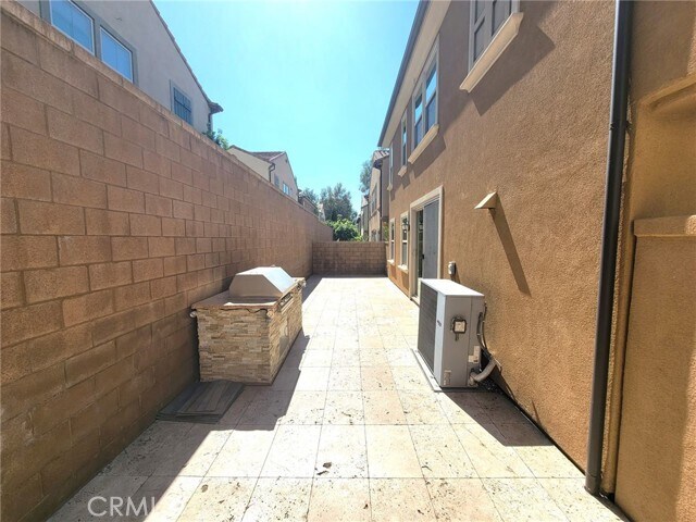 Building Photo - 56 Latitude