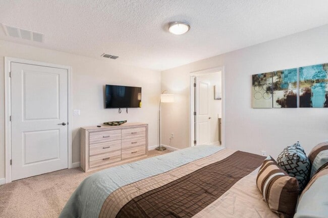 Building Photo - 8945 Stinger Dr