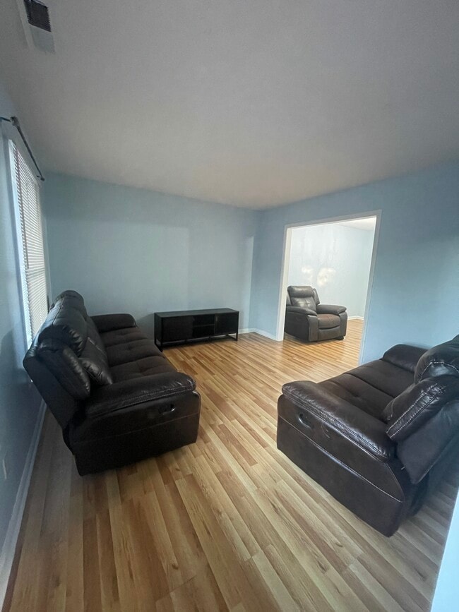 Building Photo - 6016 Loch Arbor Ln