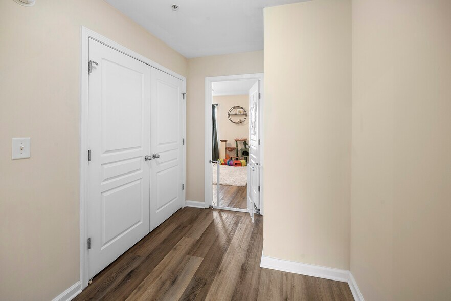 Building Photo - 3831 Cherokee Woods Way