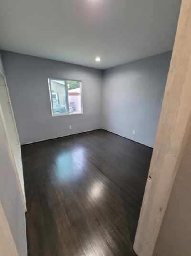 Building Photo - Renovated 3 Bed 1 Bath Home in Whittier w/...