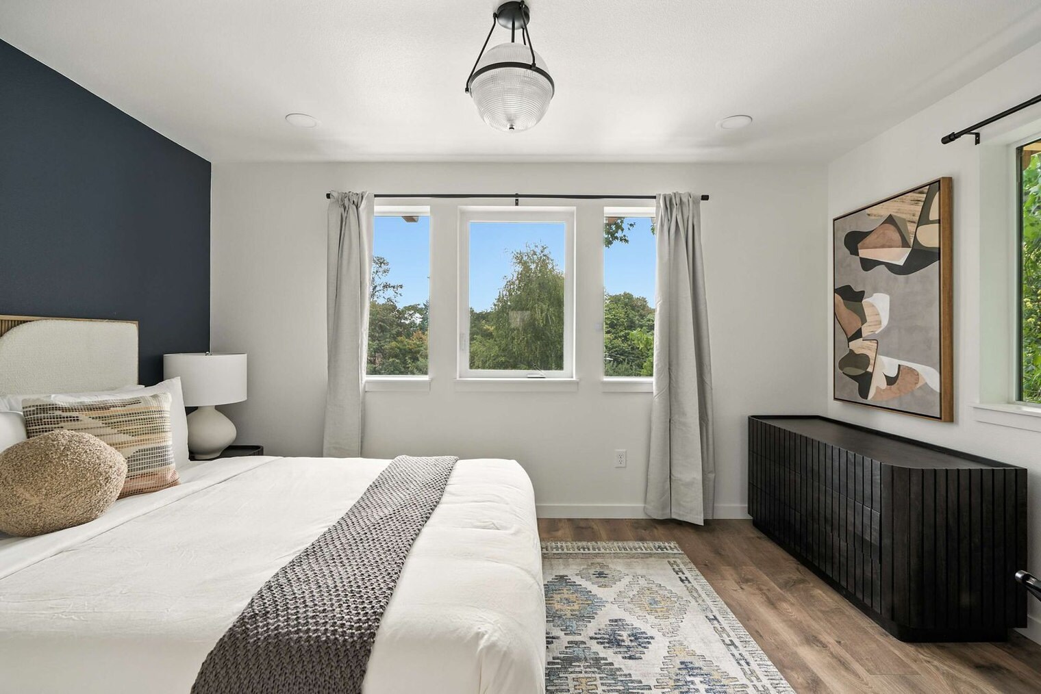 Building Photo - 925 NE 23rd Ave