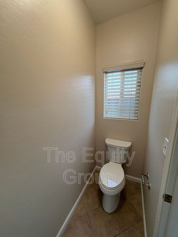 Building Photo - 4911 W Elkhorn Ave