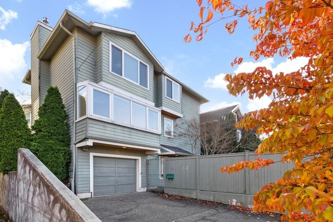 Primary Photo - 3Bd/3Ba Seattle Townhome