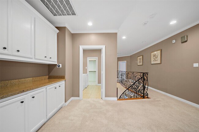 Building Photo - 4321 Jim West St