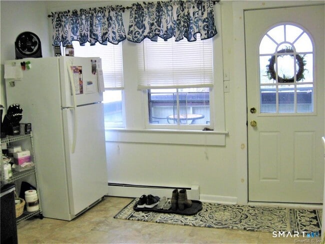 Building Photo - 45 W Main St