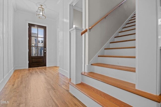 Building Photo - 916 Noisette Ct