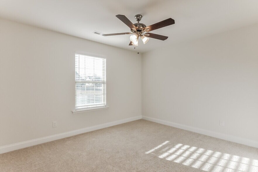 Building Photo - 26 Cordova St