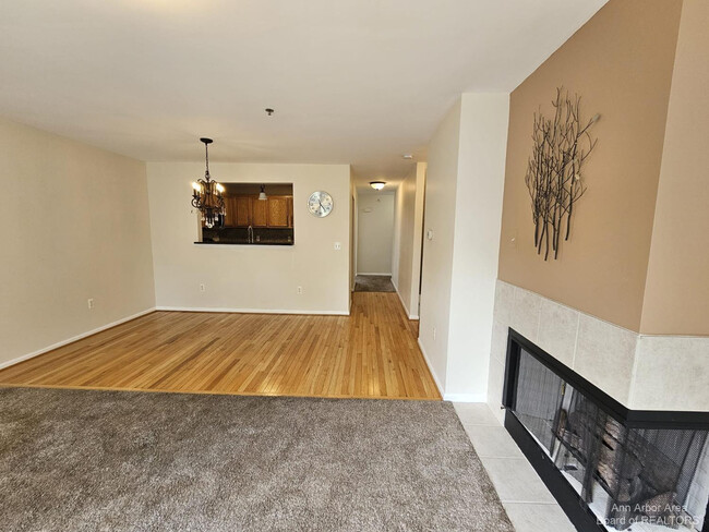 Building Photo - 1493 Silverbrook Ridge Dr