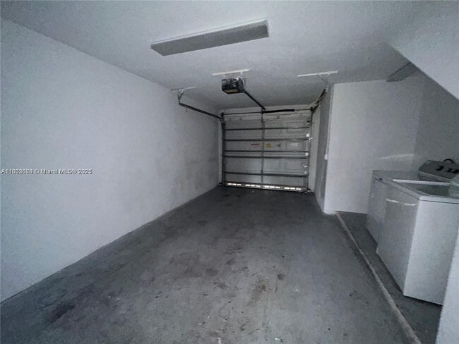 Building Photo - 1726 6th Ave