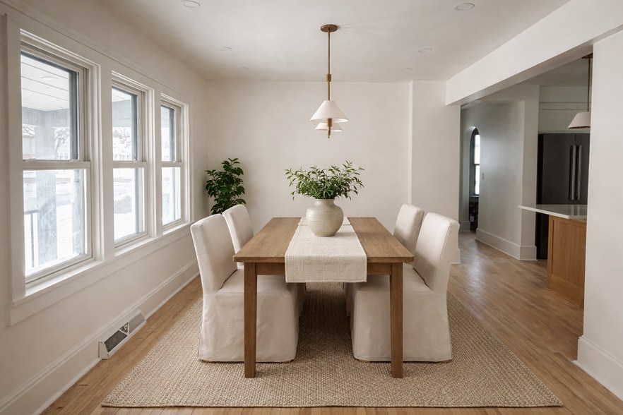 dining room - ai staging - 1028 E Meadow Pl