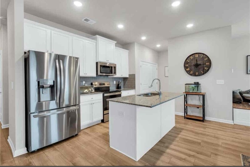 Building Photo - 94 Huntley Trce