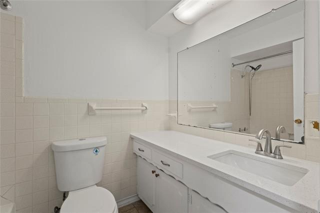 Building Photo - 3209 N Calais St