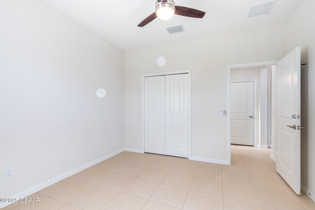 Building Photo - 261 Island Breeze Ave