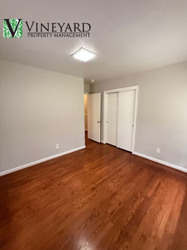 Building Photo - 415 Arnold Ave