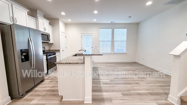 Building Photo - 4721 Lord Fogelman Wy