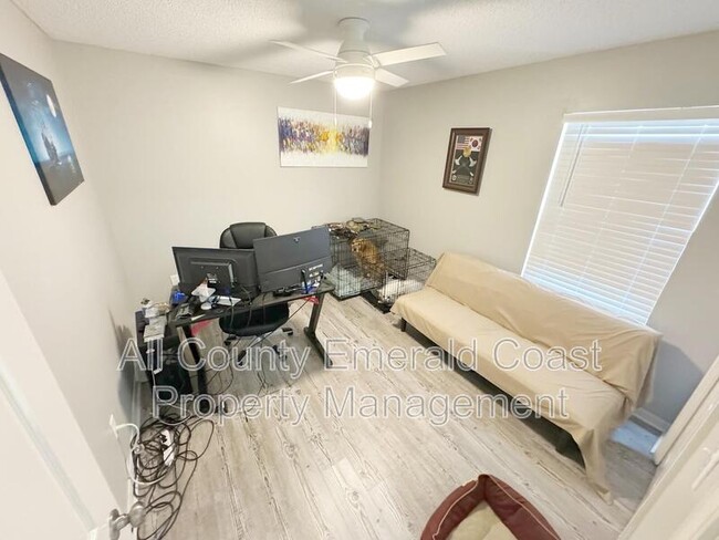 Building Photo - 915 Emily Cir