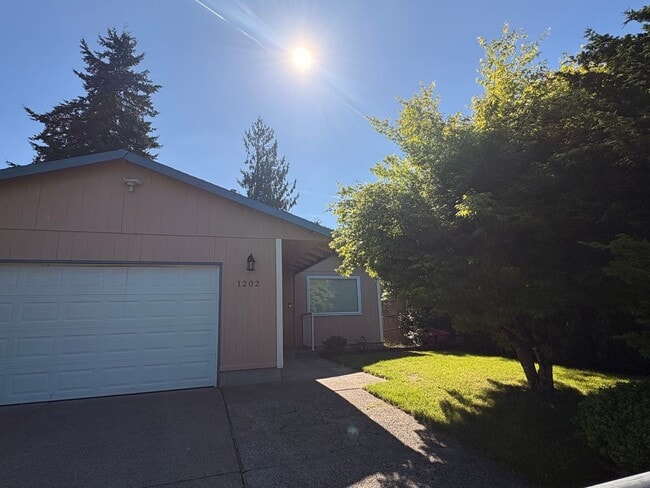 Building Photo - Modern Montavilla Living with Updated Finishes Bright & Spacious SE Portland Home Near Mt. Tabor ...